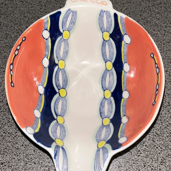 Anthropologie 1 cup measuring ceramic bowl with spout - Picture 4 of 8